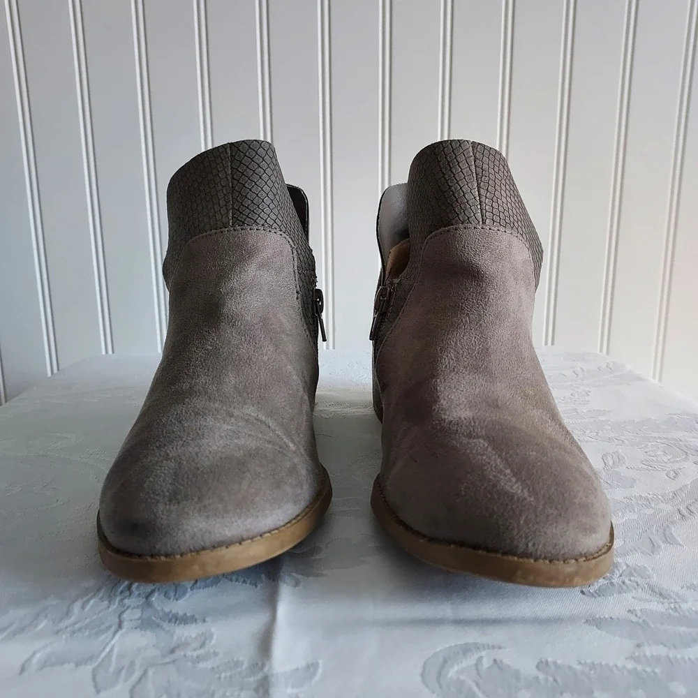 American Eagle 8 Ankle Boots Bootie Gray Leather Suede Faux Snakeskin Trim Split